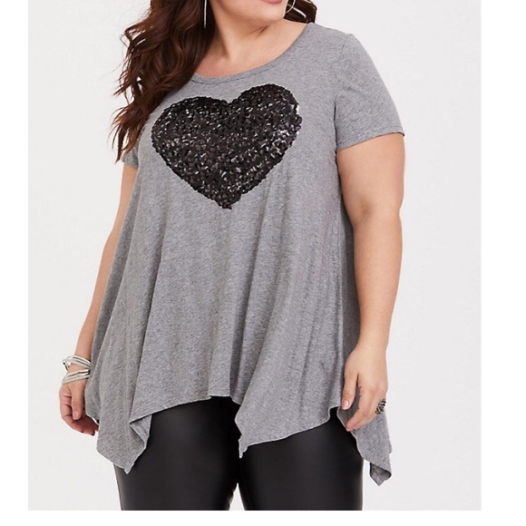 torrid Tops - NWT Torrid 3X Sequined Heart Tee